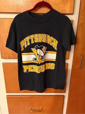 Pittsburgh Penguins Black Graphic Short Sleeve Tee NHL Trench Vintage 80s